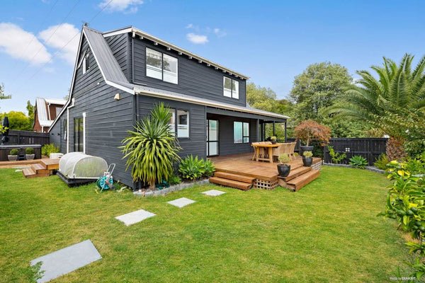 Blockhouse Bay Residence
